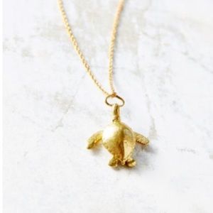 Verameat gold sea turtle necklace
